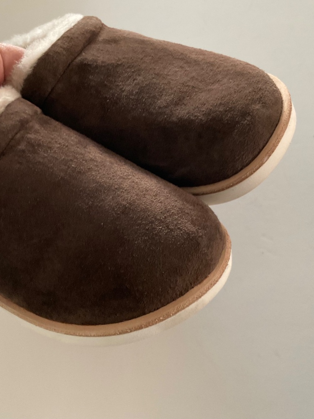 OluKai Mani Brown Suede Sheep Fur Mule Slippers Size 8 LIKE NEW - Picture 5 of 8